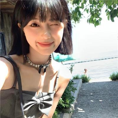 玉米上的麻雀